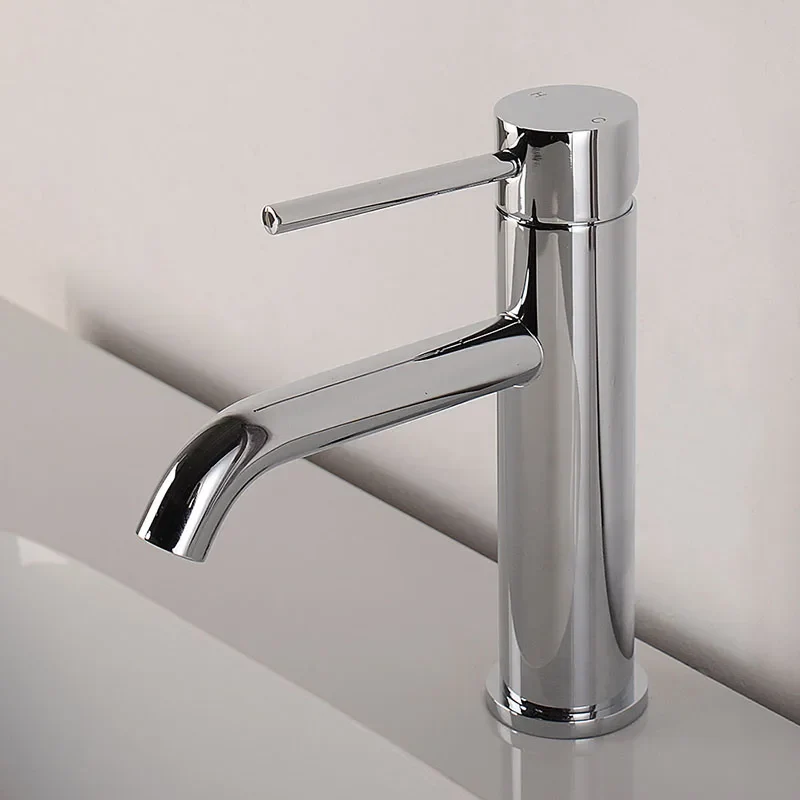 ROSEVÉRA Brushed Gold – Design Waschtischarmatur aus Edelstahl (Einloch, Einhebel)
