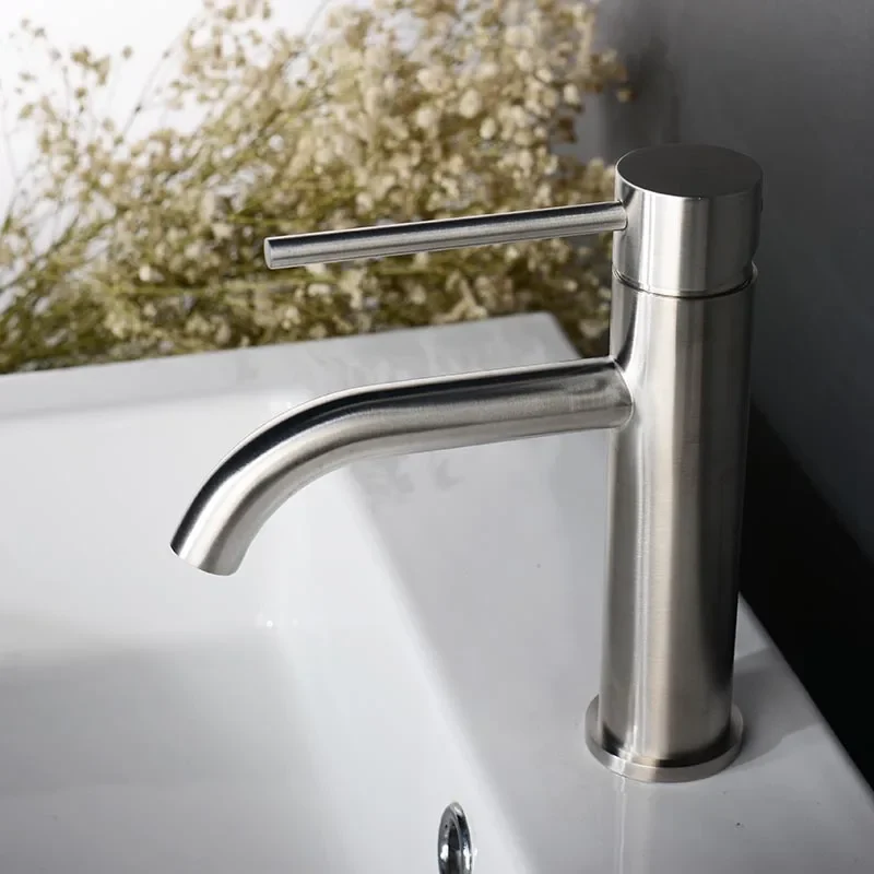 ROSEVÉRA Brushed Gold – Design Waschtischarmatur aus Edelstahl (Einloch, Einhebel)