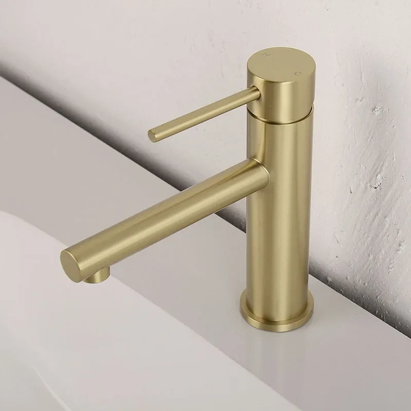 ROSEVÉRA Brushed Gold – Design Waschtischarmatur aus Edelstahl (Einloch, Einhebel)