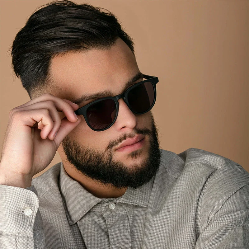 Dame elegant solbrille i minimalistisk design Luvikno