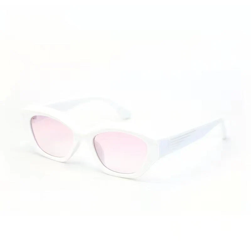 Dame Designer-solbrille med markant polygonal ramme og UV-beskyttelse Luvikno