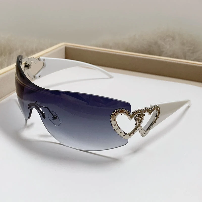 Dame designer-solbrille med luksuriøs hjerte-akseent Luvikno