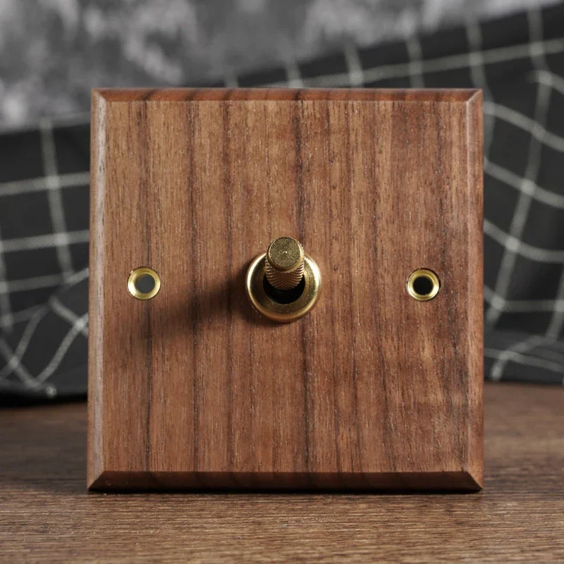 RetroLux Schwarzes Walnussholz Umschalter 1–4 Gang – Messing Knebel, Massivholz & USB-Option