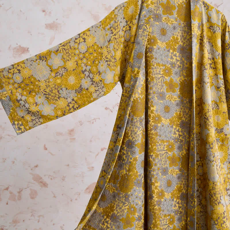 Retro-Bademantel aus Baumwolle mit dezentem Blumenmuster