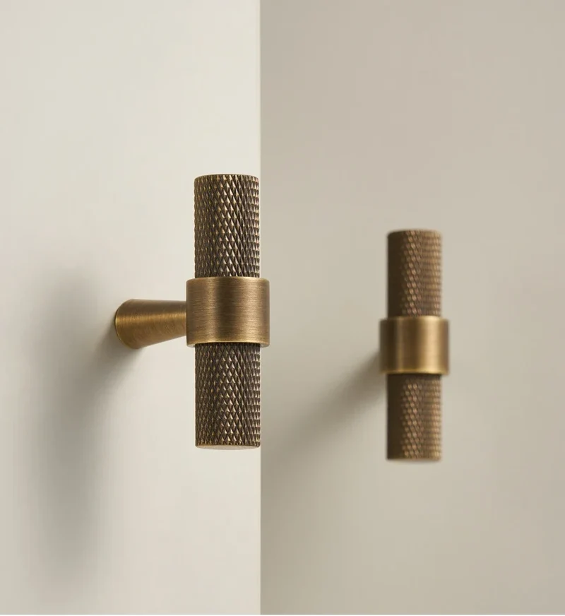 Nurlin Massiver Messing T-Bar Griff