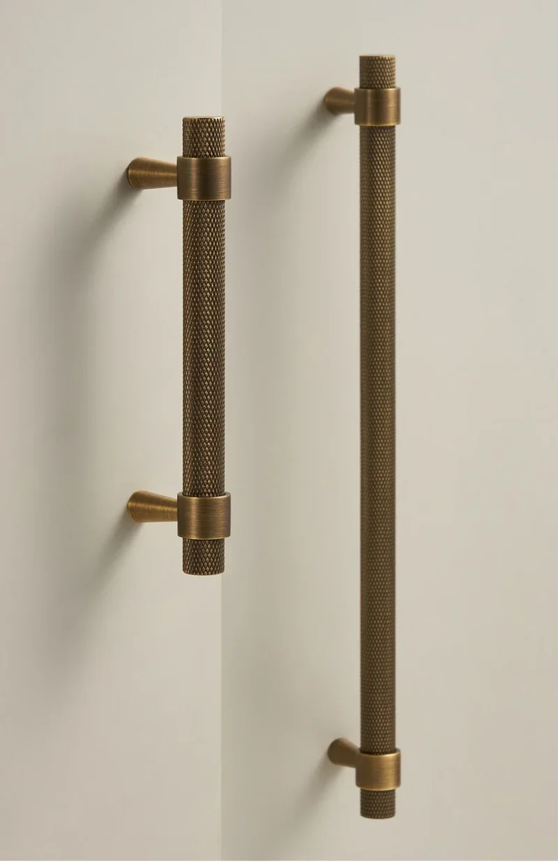 Nurlin Massiver Messing T-Bar Griff