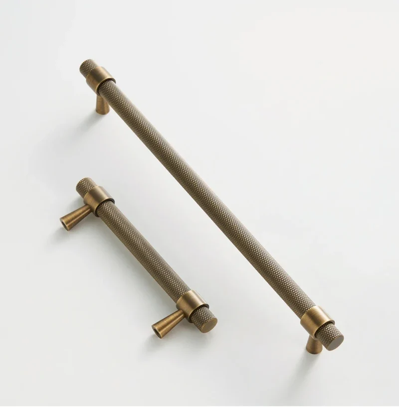 Nurlin Massiver Messing T-Bar Griff
