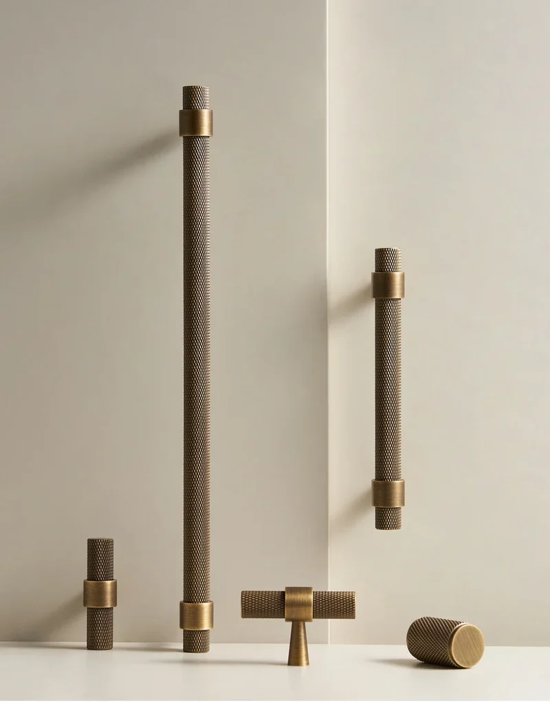 Nurlin Massiver Messing T-Bar Griff