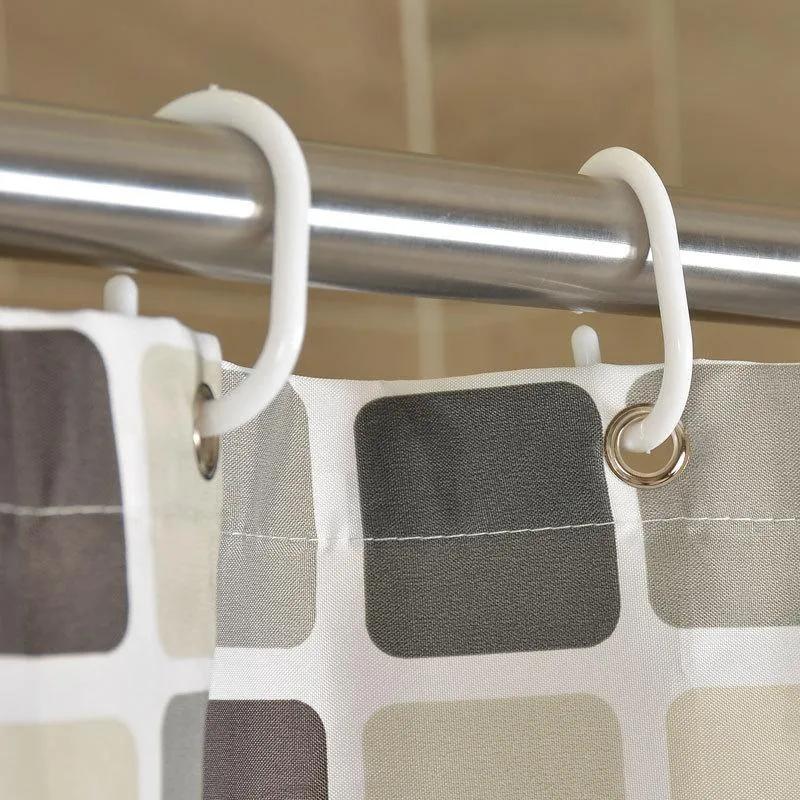 Moderner Duschvorhang mit Mosaik-Muster