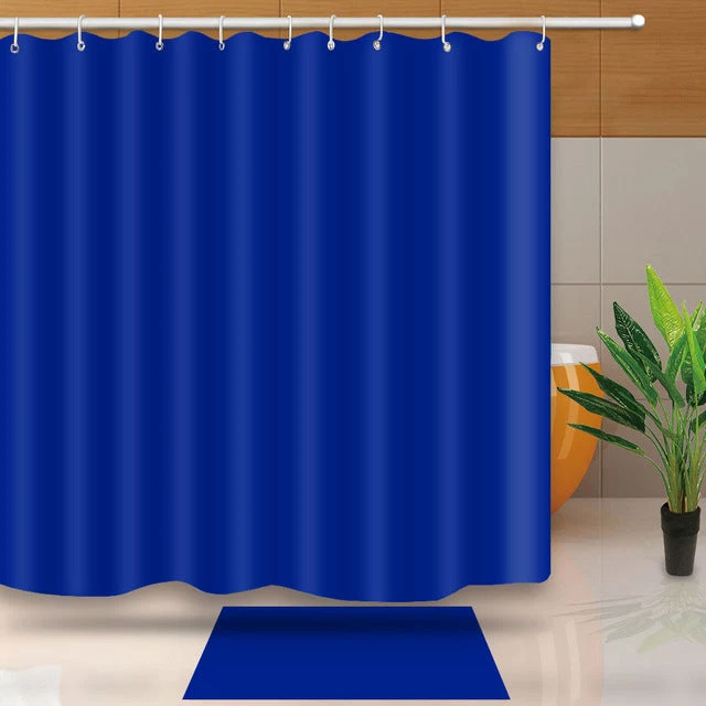 Klassischer Duschvorhang in Marineblau