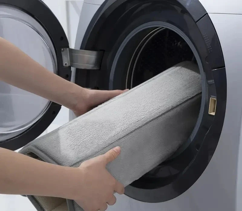 SoftStripe Badezimmer WC-U-Matte – Weicher, Rutschfester & Schnell Trocknender Teppich aus Mikrofaser