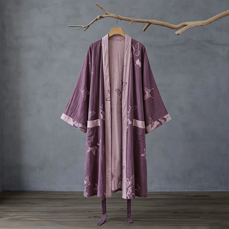 Kimono-Bademantel aus doppellagigem Baumwoll-Doppelgaze mit Schmetterlingsmotiv