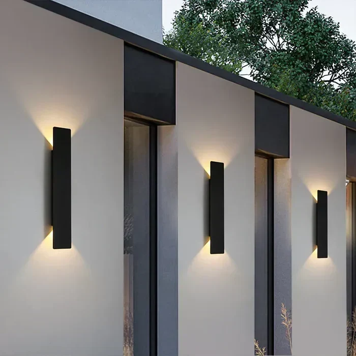 StormGlow Light - Værbestandig LED Utendørs Vegglampe | Luvikno