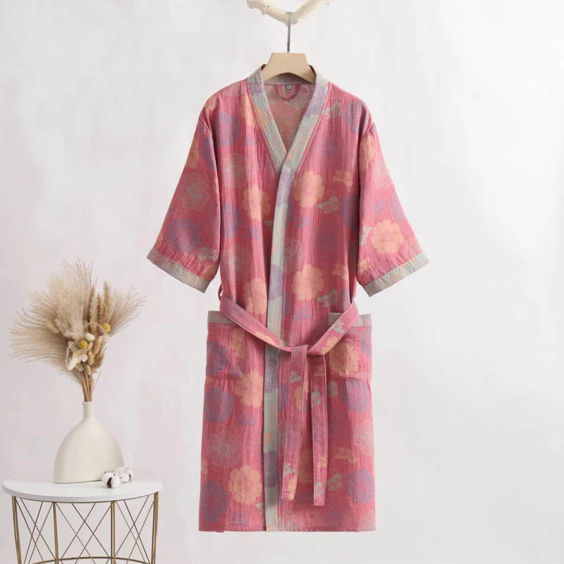 Kimono-Bademantel aus rosa Baumwollgaze mit Blumenmuster