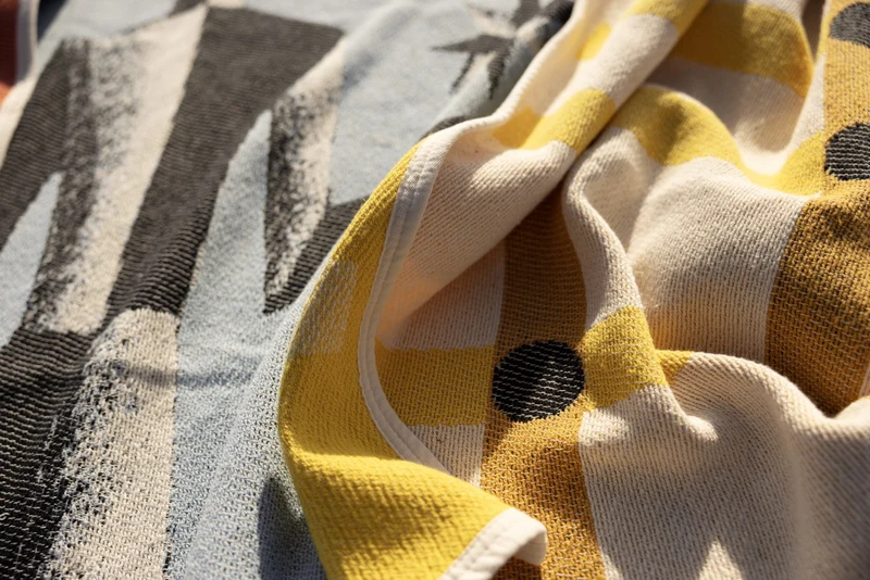 Cotton Beach Towel / Mini Blanket “Shake your move” by Federico Angi