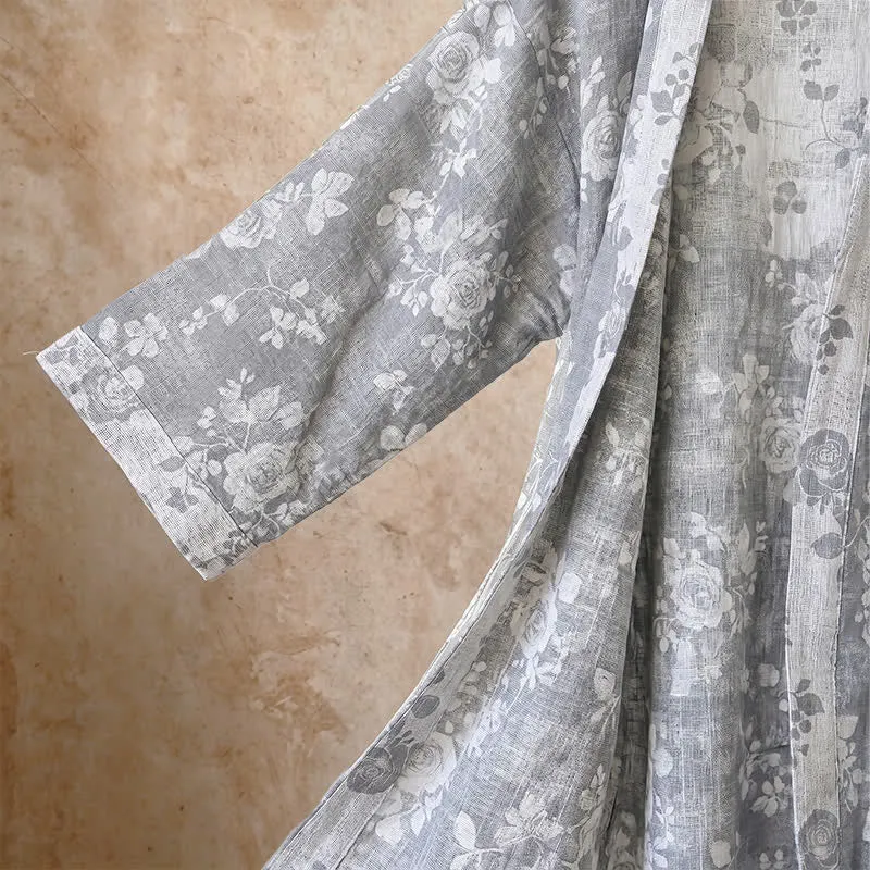 Kimono-Bademantel aus Baumwolle mit staubblauem Rosenmuster
