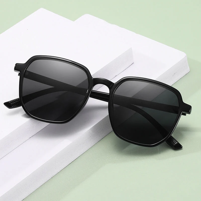 Dame firkantet solbrille med moderne ramme Luvikno