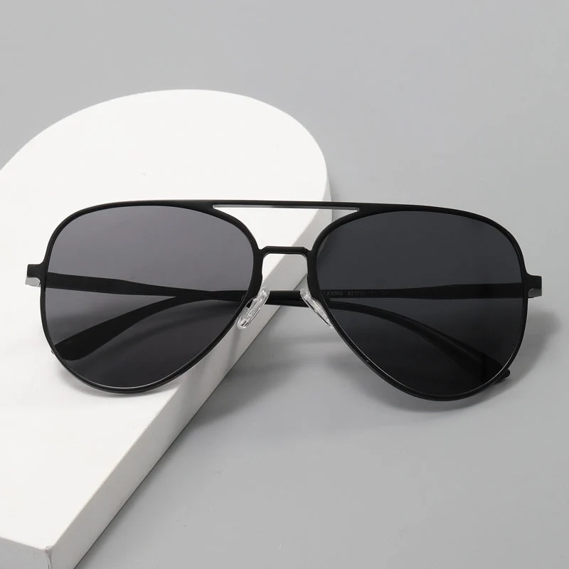 Dame pilot solbrille med UV-beskyttelse og elegant ramme Luvikno