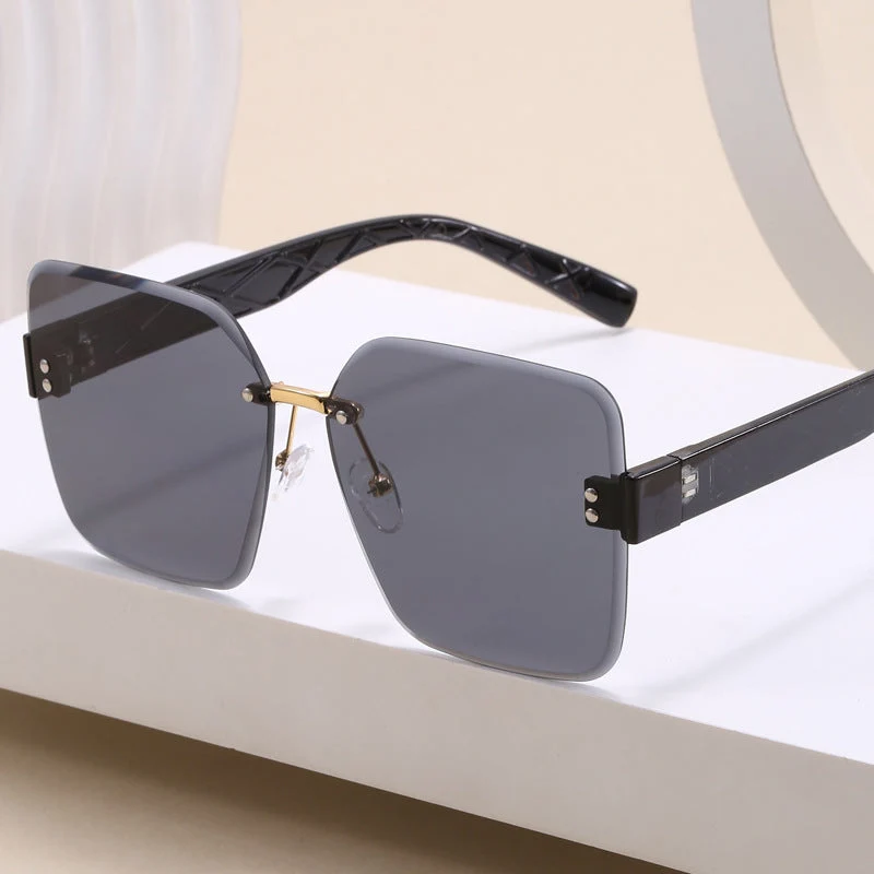Damer oversized kvadratisk solbrille med moderne dekor Luvikno