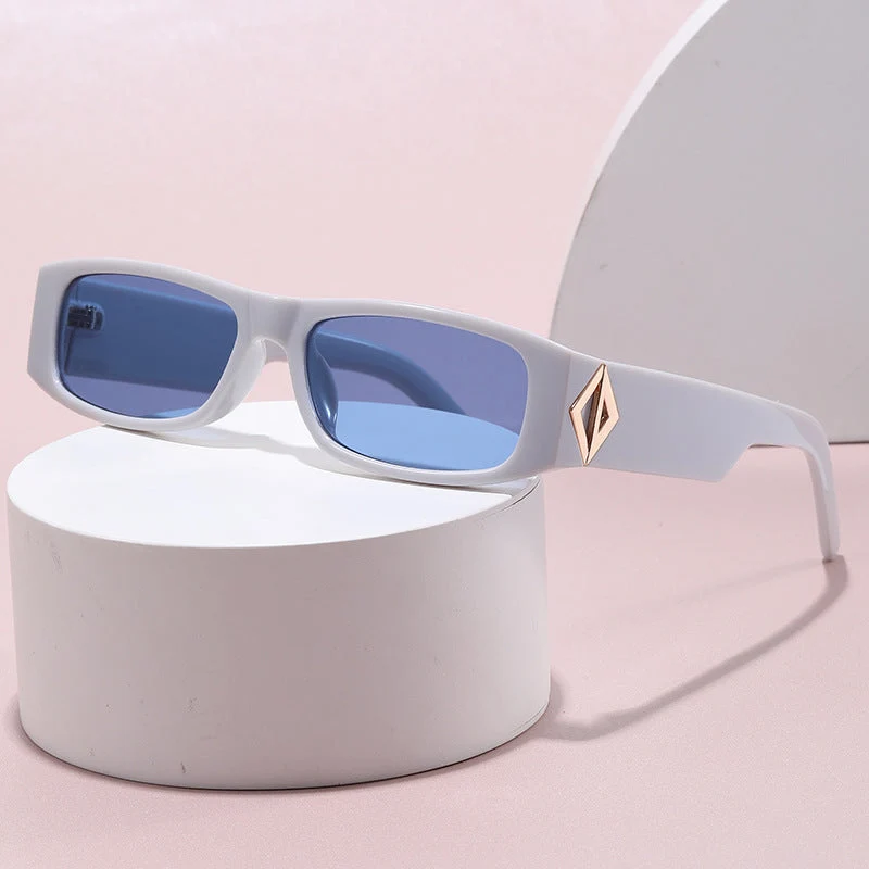 Damer moteriktig rektangulær solbrille med stilfull metallapplikasjon Luvikno