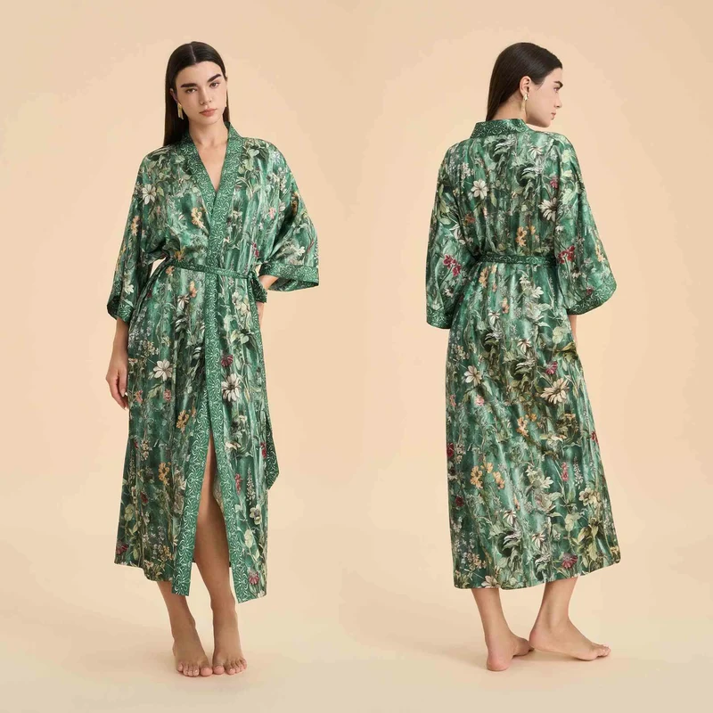Grüner Bademantel im Kimono-Stil mit botanischem Blumenmuster