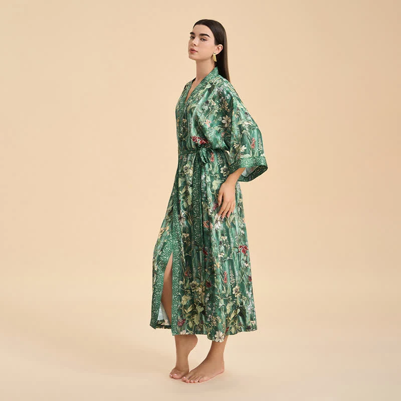 Grüner Bademantel im Kimono-Stil mit botanischem Blumenmuster