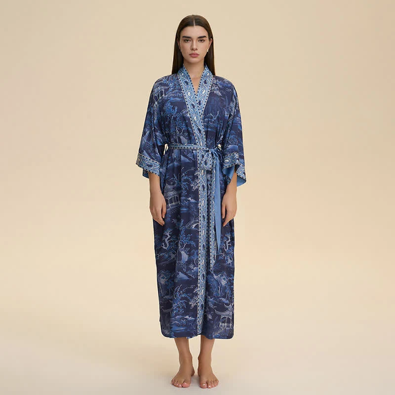 Bademantel im Kimono-Stil mit orientalischem Landschaftsmotiv