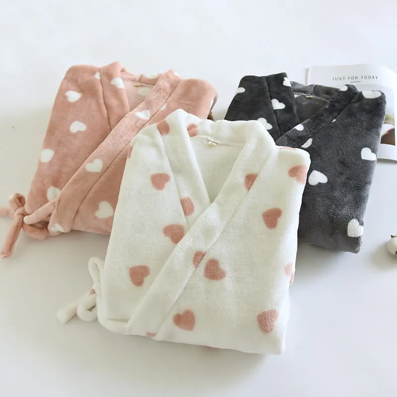 Partner-Kimono aus Plüsch mit Herzmotiv
