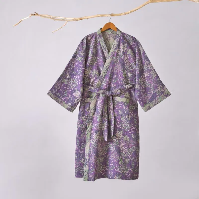 Kimono-Robe aus Baumwollgaze mit botanischem Bezug