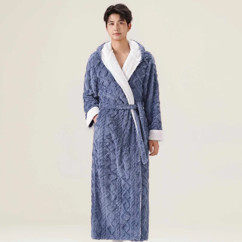 Jacquard-Bademantel mit Kapuze und Plüschmuster, warm