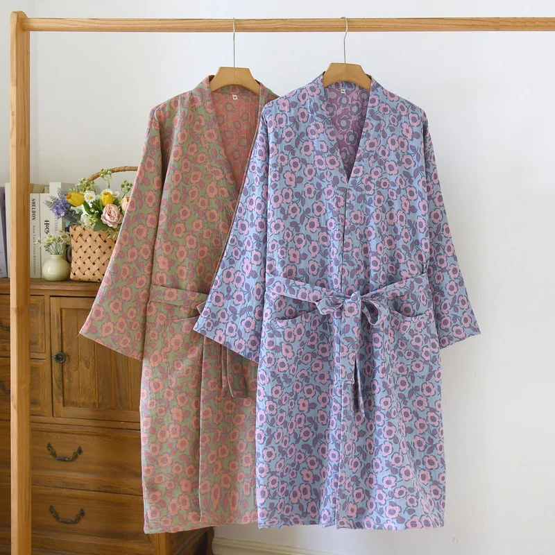 Japanischer Kimono-Bademantel aus Begonia-Baumwolle