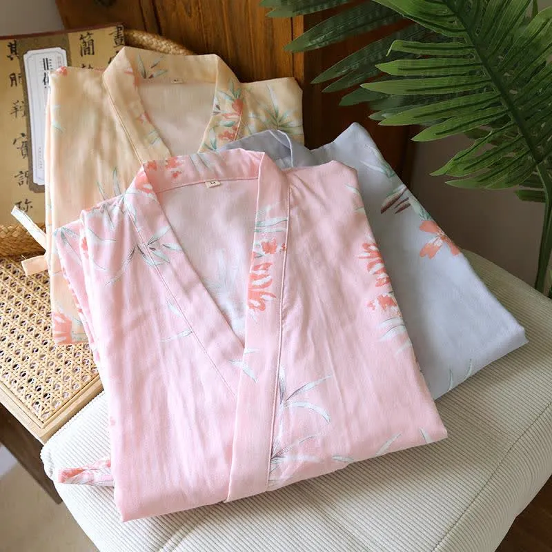 Japanischer Kimono-Bademantel aus Baumwolle mit Pfirsichblütenmuster