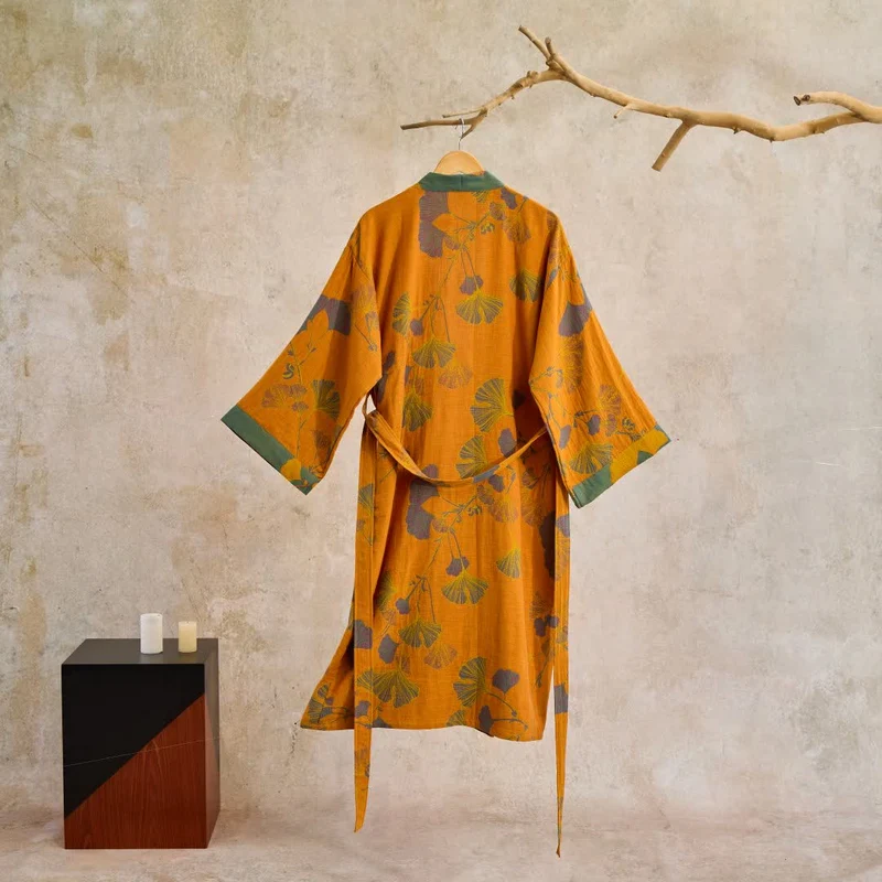 Großer Kimono-Bademantel aus Baumwolle mit Ginkgoblättern