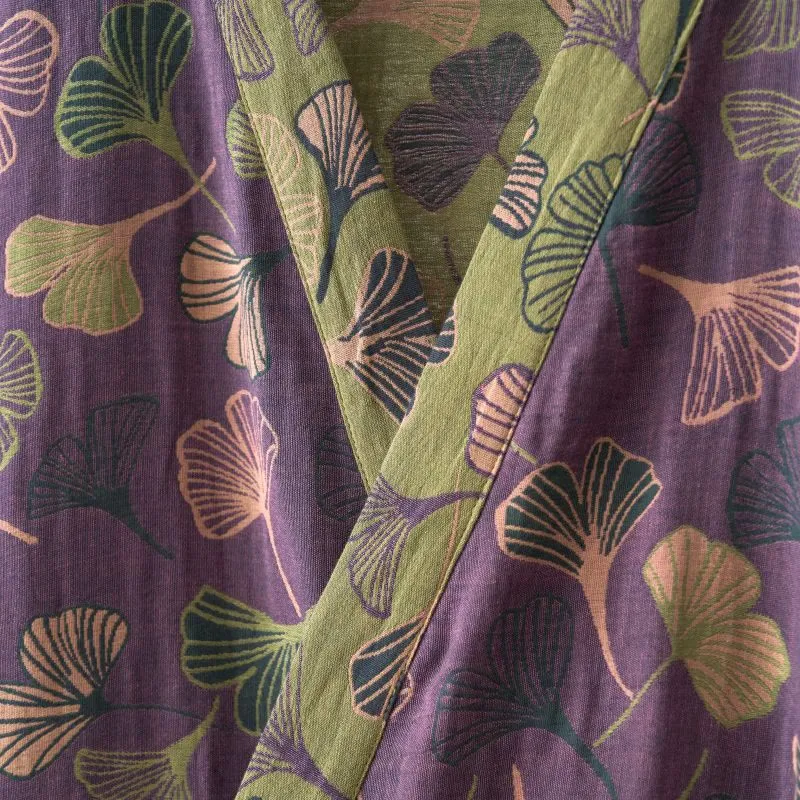 Kimono-Bademantel aus Ginkgo-Biloba-Baumwolle