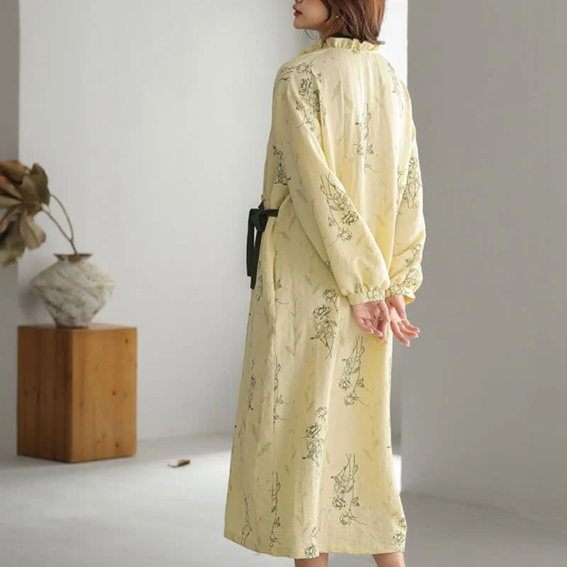 Kimono-Bademantel mit Rosenmuster und Rüschenbesatz