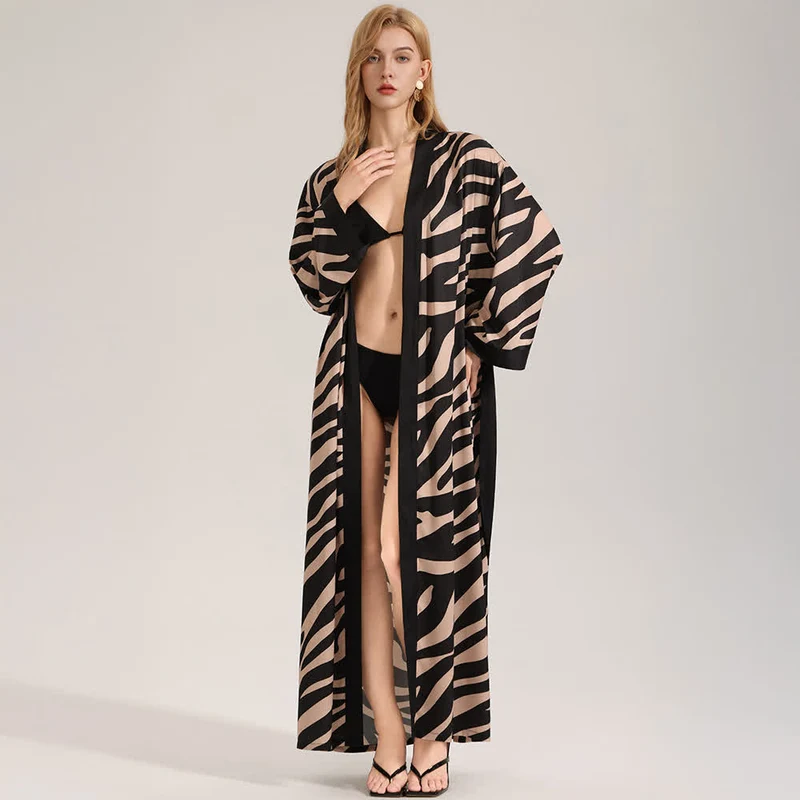 Langärmliger Kimono-Bademantel mit Zebramuster