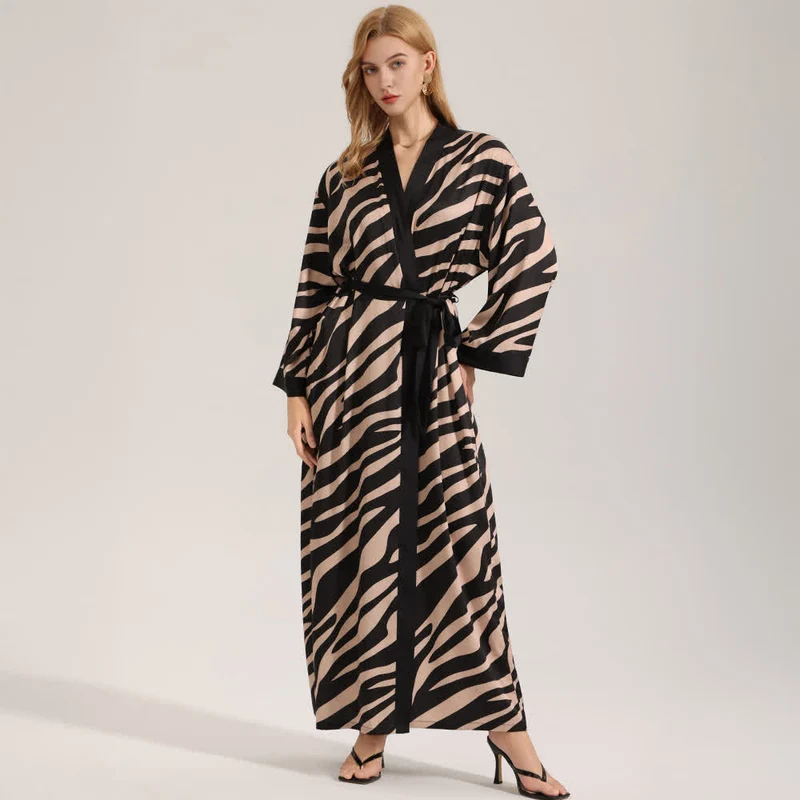 Langärmliger Kimono-Bademantel mit Zebramuster