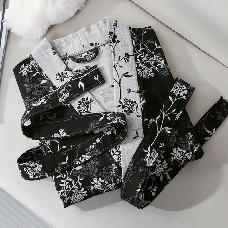 Bademantel aus Baumwollgaze-Jacquard im Vintage-Kimono mit Blumenmuster