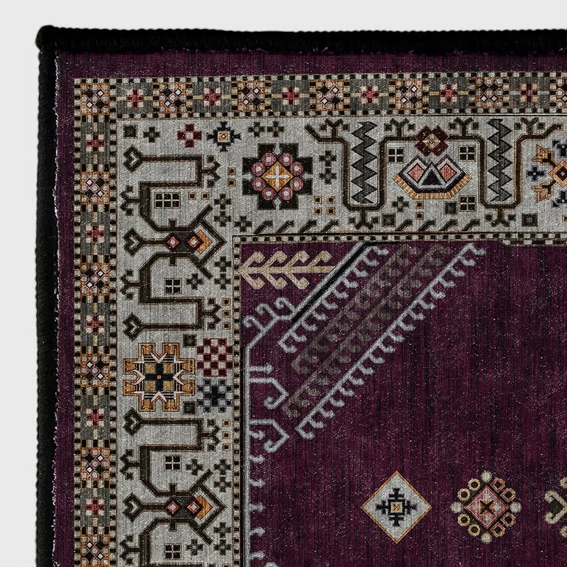 Weicher Teppich im persischen Ethno-Stil im Retro-Stil