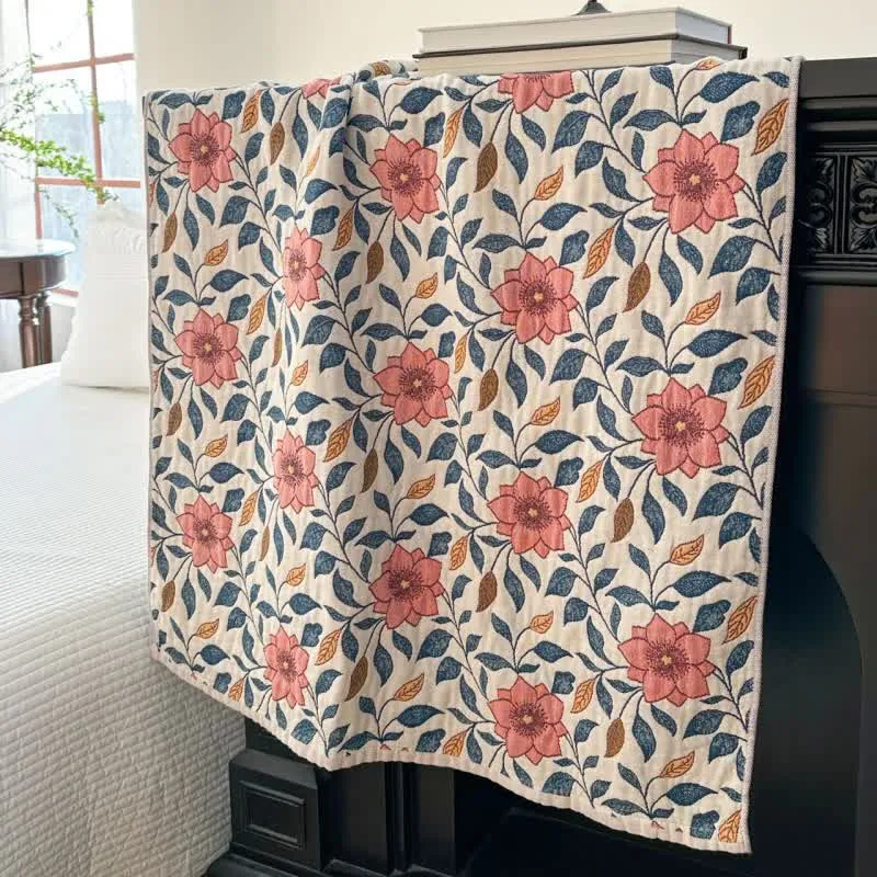 Saugfähiges Badetuch aus reiner Baumwollgaze mit Blumenblatt