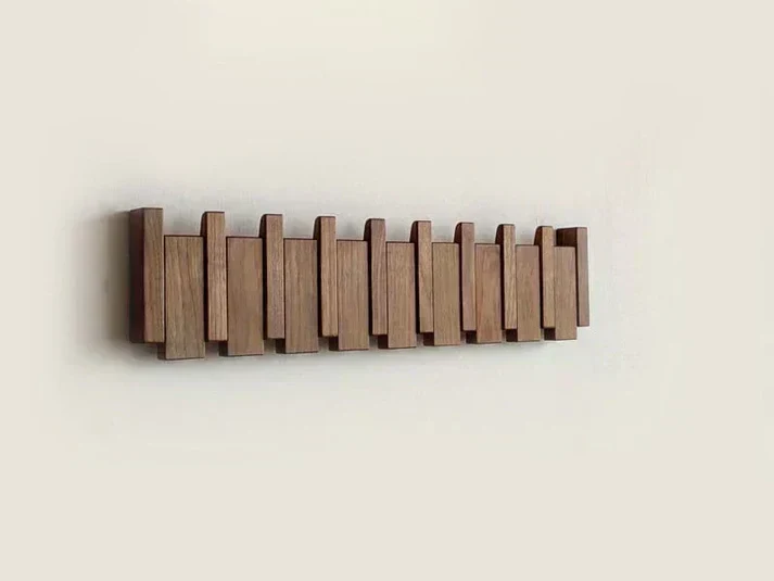 HarmonyCoat Piano Wood Kleshenger – Dekorative Kroker for Gang og Stue | Luvikno