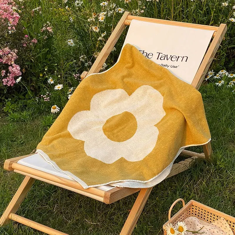 Atmungsaktives, weiches Baumwollhandtuch mit Blumenmuster