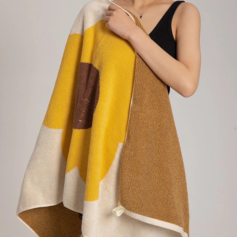 Atmungsaktives Baumwollhandtuch mit Blumenmuster und Farbblockdesign