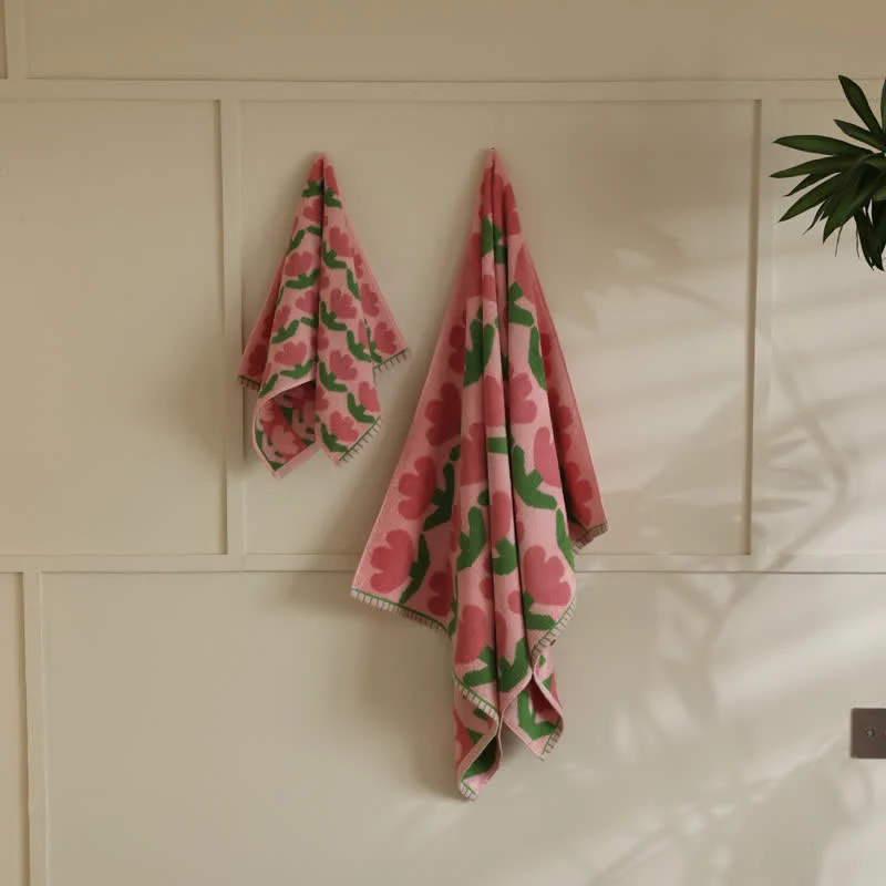 Süßes weiches Badetuch aus Baumwolle mit Tulpenmotiv