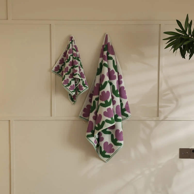 Süßes weiches Badetuch aus Baumwolle mit Tulpenmotiv