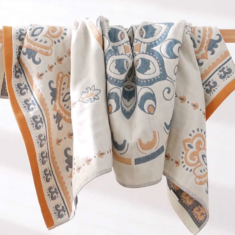 Ownkoti Badetuch aus Jacquard-Baumwolle mit Blumendruck