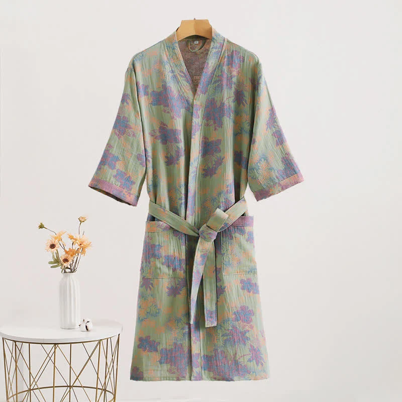 Bademäntel und Kimonos aus Baumwollgaze mit Blumenmuster