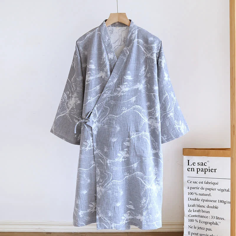 Bequemer Bademantel-Pyjama mit Jacquard-Tuschemalerei