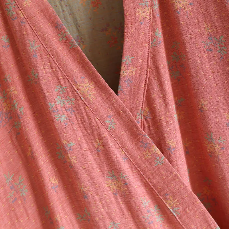 Bequemer, lockerer Bademantel-Pyjama aus Baumwolle mit Blumenmuster