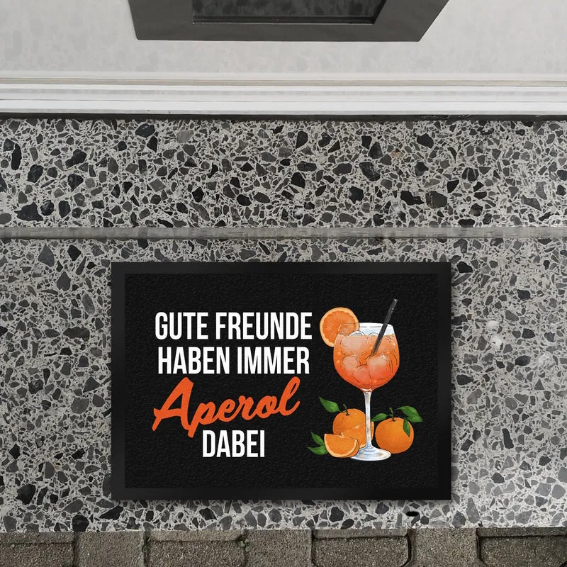 Cocktail Fußmatte in 35x50 cm mit Spruch Gute Freunde haben immer Aperol dabei
